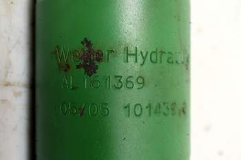 salg af Hydraulisk Cylinder John Deere 6620 