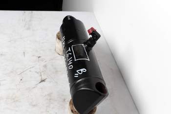 salg af New Holland T6.140 LEFT Lift Cylinder