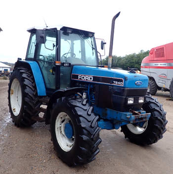 salg af New Holland 7840 traktor