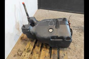 salg af Dieseltank New Holland 7840
