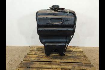 salg af Dieseltank New Holland 7840