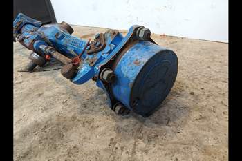 salg af Foraksel New Holland 7840
