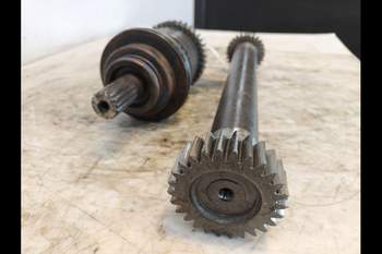 salg af Getriebe Teile New Holland 7840 