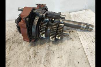 salg af Getriebe Teile New Holland 7840 