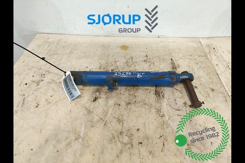 salg af Liftcylinder New Holland 7840