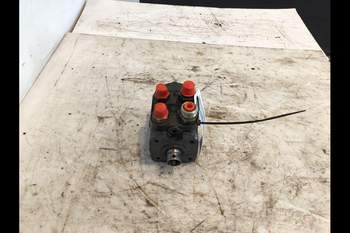 salg af Styreorbitrol New Holland 7840