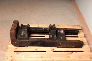 salg af Massey Ferguson 8280  Front axle support