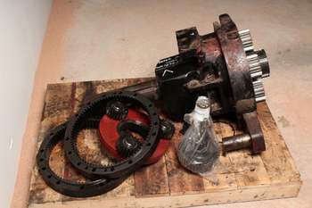 salg af Massey Ferguson 8280 LEFT Rear Axle