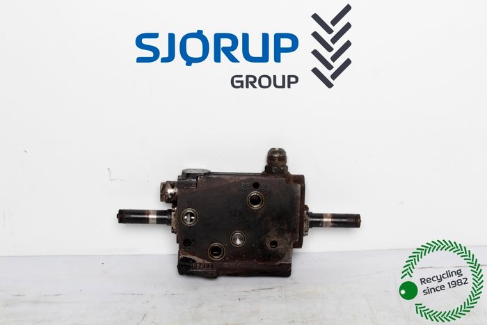 Massey Ferguson 8280 Hydraulic lift valve - Tractors Secondhand Parts