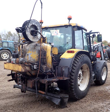 salg af New Holland TL100A traktor