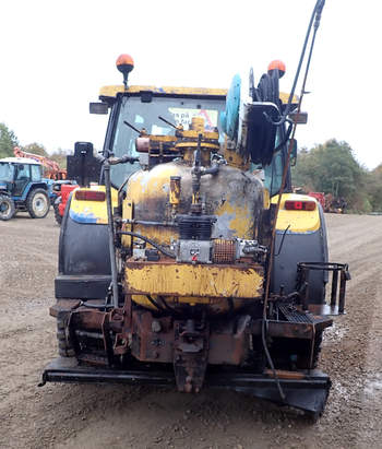 salg af New Holland TL100A traktor