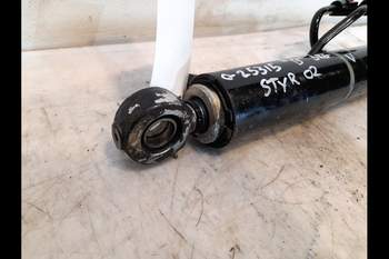 salg af Case Farmall 115A  Front axle steering cylinder