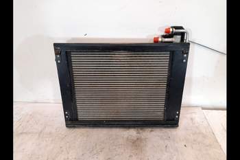 salg af Case Farmall 115A  Condenser