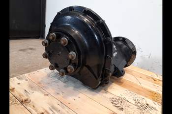 salg af Case Farmall 115A RIGHT Rear Axle