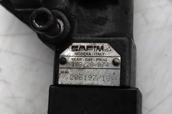 salg af Case Puma 240  Hydraulic trailer brake valve