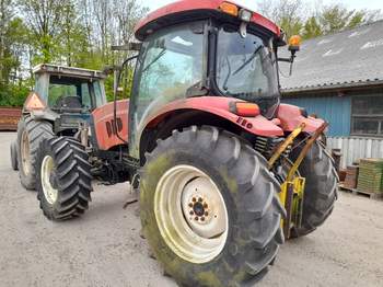 salg af Case MXU135 traktor