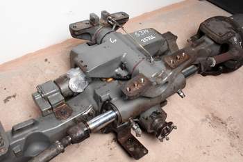 salg af Adskilt Foraksel Valtra S374