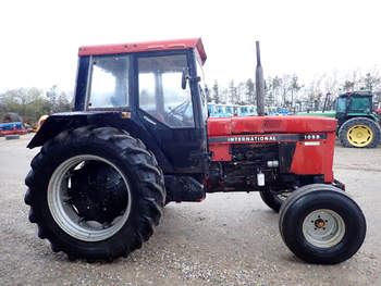 salg af Case 1055 traktor