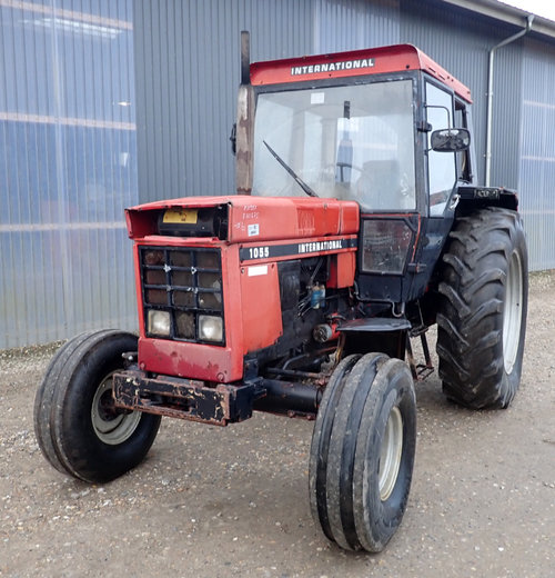 salg af Case 1055 tractor