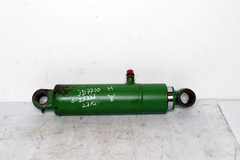 salg af John Deere 7710 RIGHT Lift Cylinder