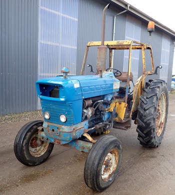 salg af Ford 5000 traktor