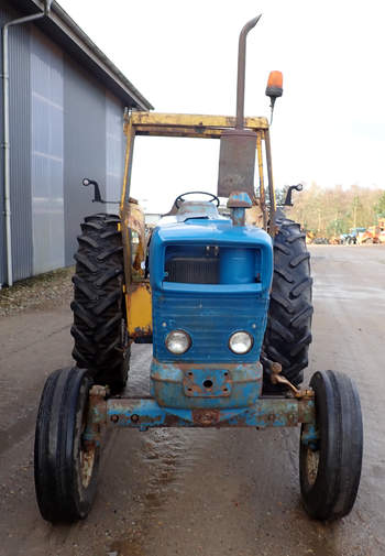 salg af Ford 5000 traktor