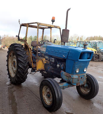 salg af Ford 5000 traktor