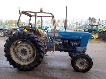 salg af Ford 5000 traktor