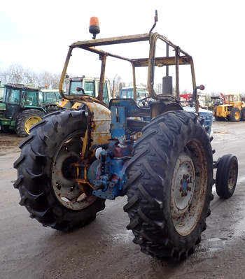 salg af Ford 5000 traktor