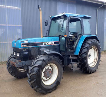 salg af New Holland 7840 traktor