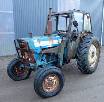 salg af Ford 4000 traktor