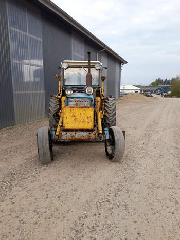 salg af Ford 5000 tractor