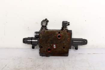 salg af Massey Ferguson 5480  Hydraulic lift valve