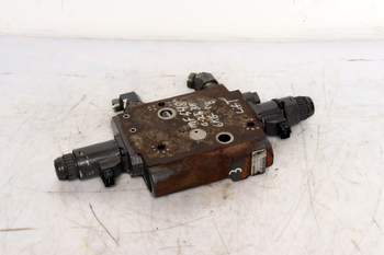 salg af Massey Ferguson 5480  Hydraulic lift valve