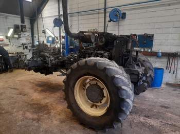 salg af New Holland 8360 tractor