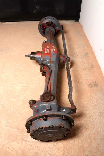 salg af New Holland 8360  Disassembled front axle