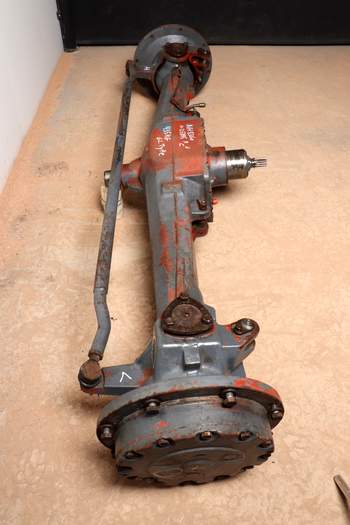 salg af New Holland 8360  Disassembled front axle