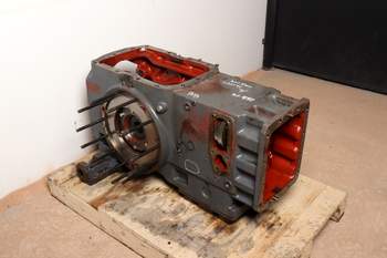 salg af New Holland 8360  Rear Transmission