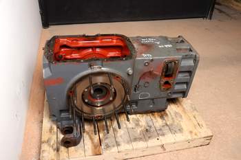 salg af New Holland 8360  Rear Transmission