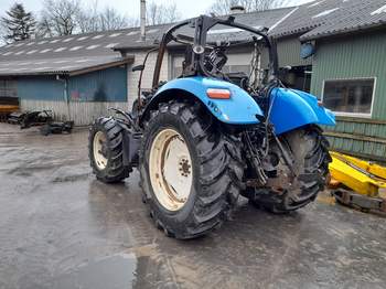 salg af New Holland T6030 traktor