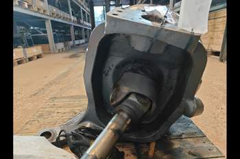 salg af Slutdrev Claas Xerion 3800 Højre