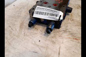 salg af Claas Xerion 3800  Remote control valve