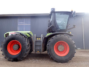 salg af Claas Xerion 3800 traktor