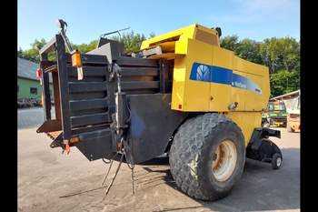 salg af Pressar New Holland BB980 