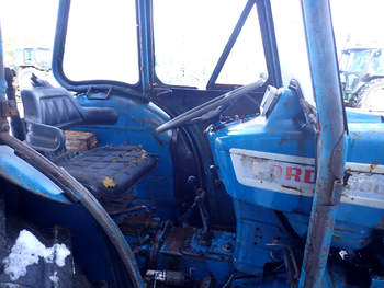 salg af Ford 3000 traktor