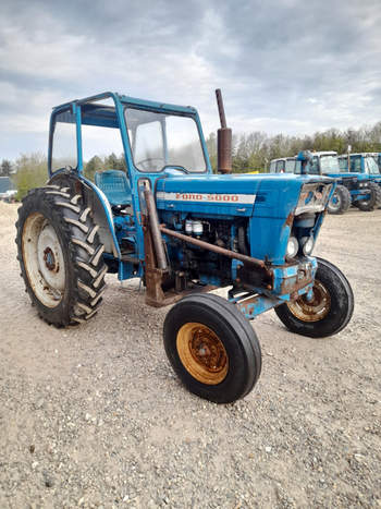 salg af Ford 5000 traktor