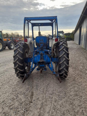 salg af Ford 5000 traktor