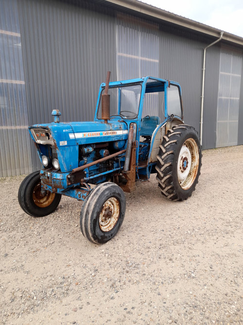 salg af Ford 5000 traktor