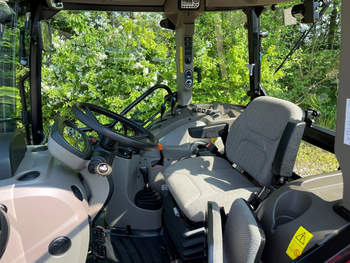salg af Case Farmall 75C traktor