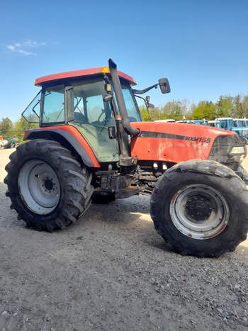 salg af Case MXM155 traktor